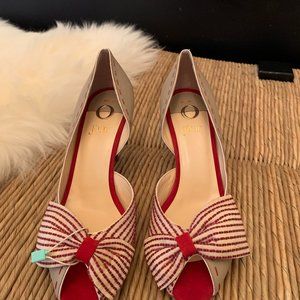 O Jour D’Orsay demi heel. Made in Italy in tan & red leather